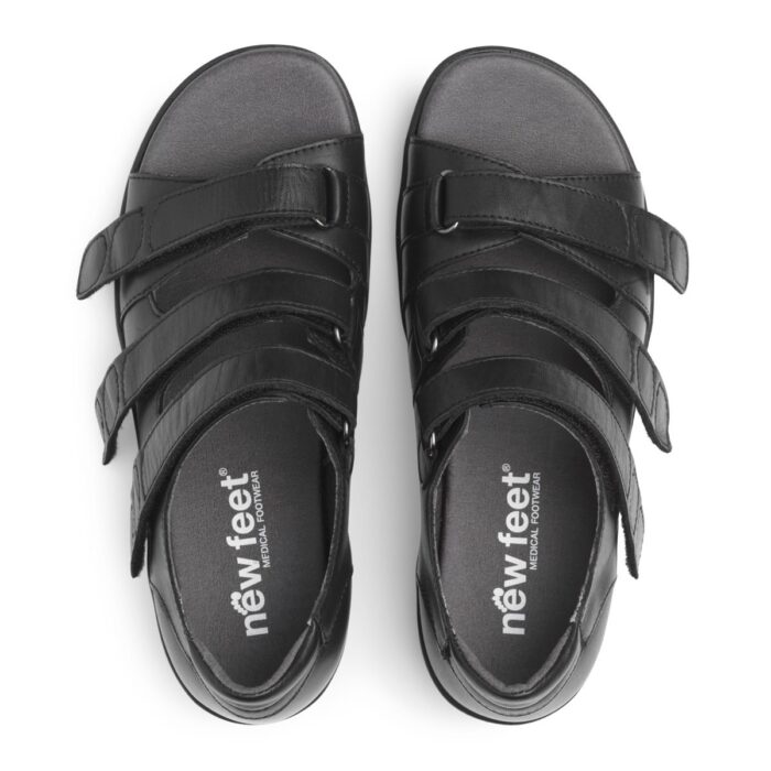 New Feet sandal med hælkappe og kilebund