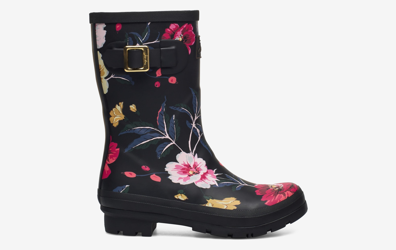 Ekstremt vigtigt Anslået Burma Joules gummistøvler med smarte blomster og guldstribe.