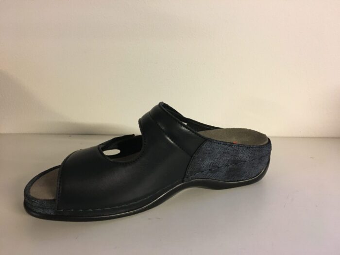 Berkemann sundhedssandal med blødt skind ved knysten