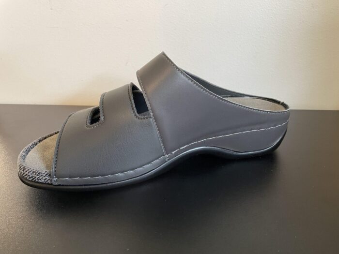 Berkemann damesandal i grå skind