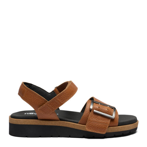 New Feet sandal med spænde, brun på sort sål