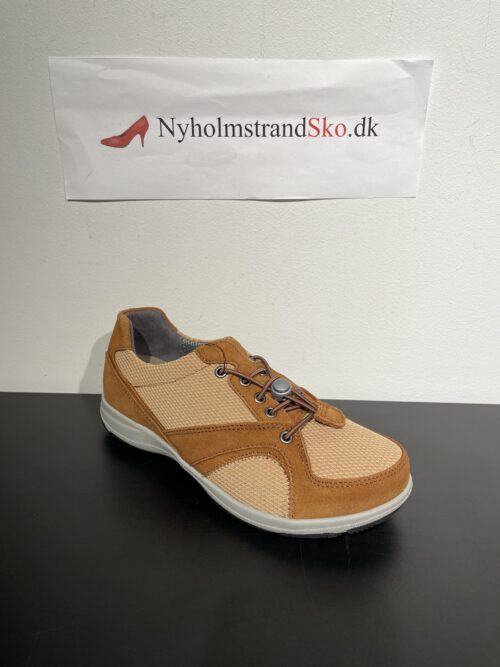 New Feet sko med elastik snøre, brun.