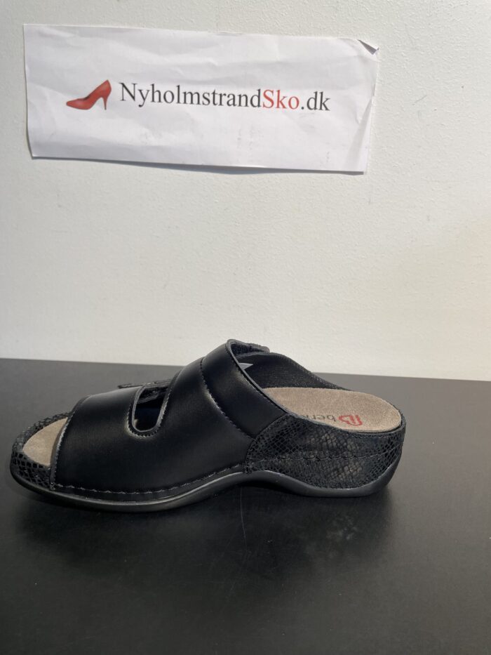 Berkemann slippers i sort krokolak, med knysteindlæg