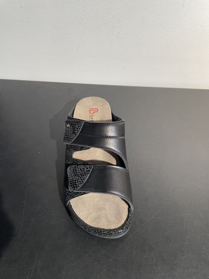 Berkemann slippers i sort krokolak, med knysteindlæg