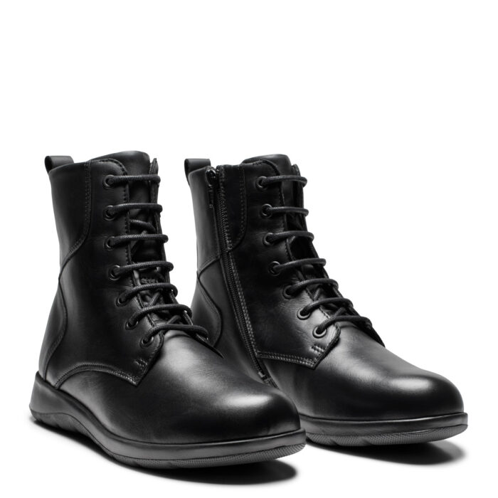 New Feet damestøvle i helt sort glat skind