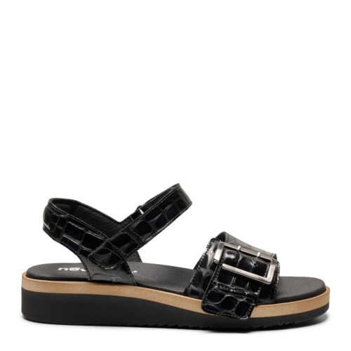 New Feet sandal med spænde, sort kroko lak, på sort sål