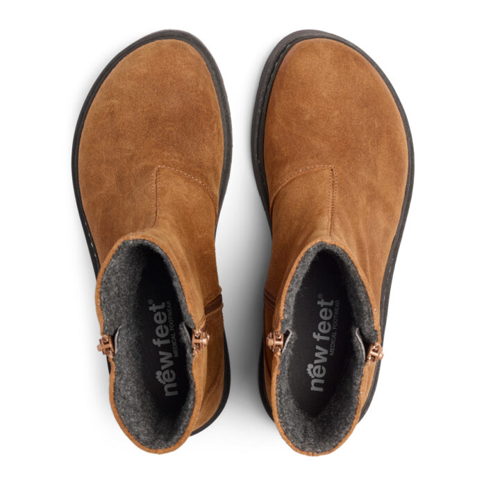 New Feet ruskinds støvle, 3/4 lang, cognac farvet.