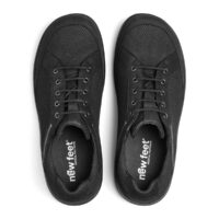 New Feet bred herre snøresko i sort mesh.