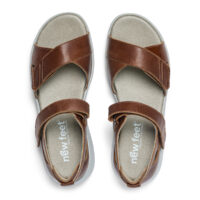 New Feet brun skind, sandal med hælkappe.