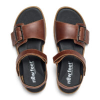 New Feet brun sandal med svangstøtte.