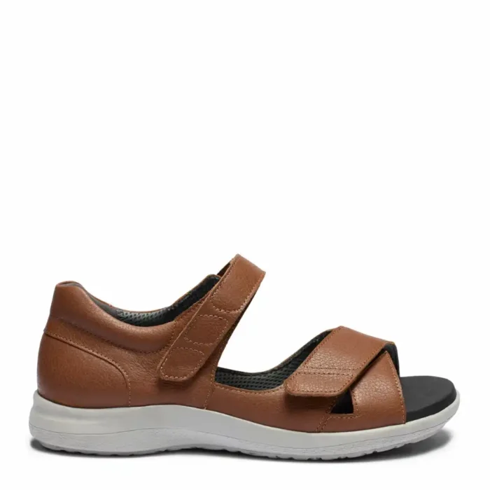 New Feet brun skind sandal med velcroremme og hælkappe.