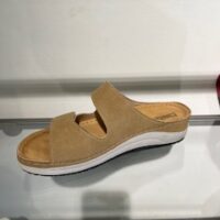 Fischer dame slippers i beige