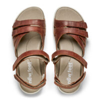 New Feet bred sandal i brun skind