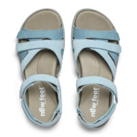 New Feet bred sandal i 2 farvet blå ruskind