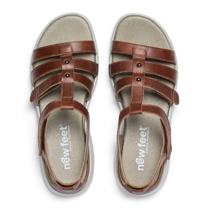 New Feet sandal med hælkappe, brun skind