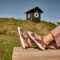 New Feet bred sandal med 3 velcroremme, rosa