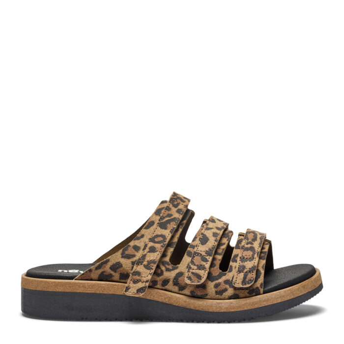 New Feet sandal med 3 velcroremme, lige til at stikke foden i.