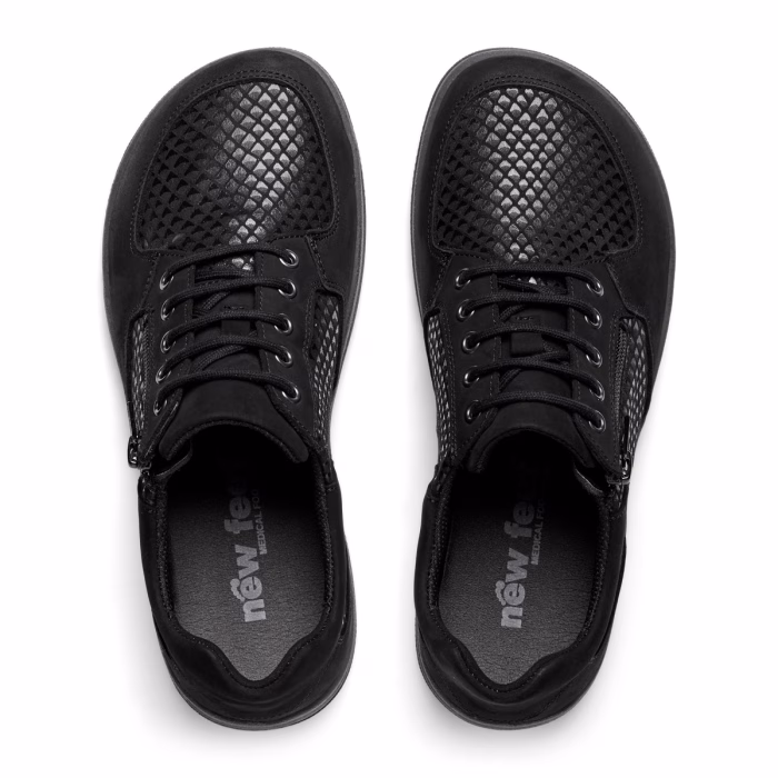 New Feet bred sko med stræk over tæerne, lynlås, snørebånd og tex membran, sort.