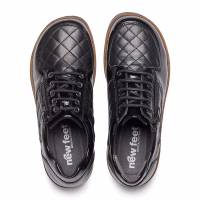 New Feet sort sko i skind og lak, med gænge funktion i sålen.