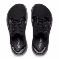 New Feet bred, tålige damesko i sort ruskind og mesh.
