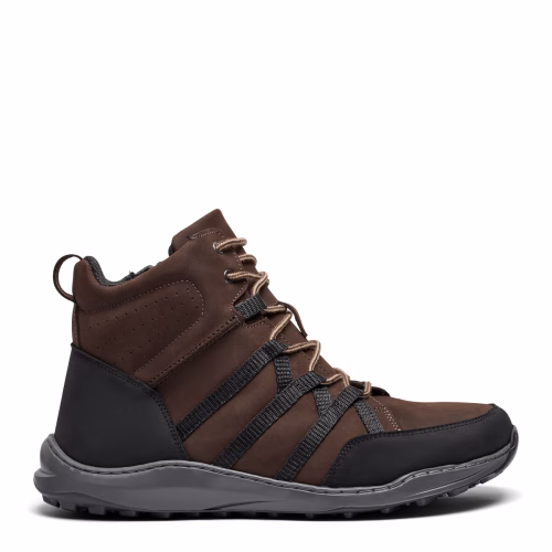 New Feet bred herrestøvle i brun-sort nubuck, med lynlås og snøre.