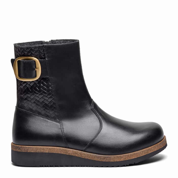 New Feet vinterstøvle med for og tex membran, sort skind med flet og spænde på siden samt lynlås.