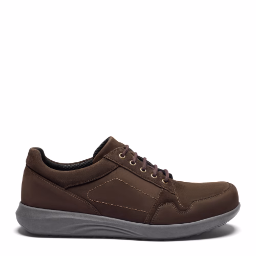 New Feet bred herresko i brun nubuck, med lynlås og snørebånd.